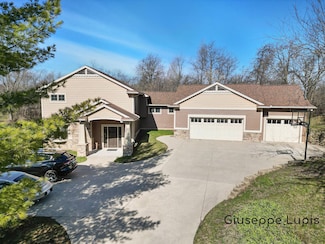 4899 8th Ave SW, Grandville, MI 49418