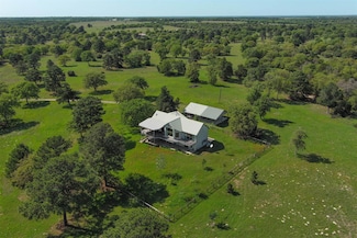 490 John Craft Rd, Red Rock, TX 78662