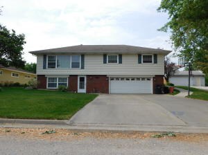 114 York St, Wilton, IA 52778