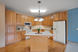 9165 Comstock Ln N Unit 106, Maple Grove, MN 55311