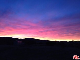 8125 Centola Rd, Phelan, CA 92371
