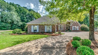 402 Overlook Dr, Brandon, MS 39042