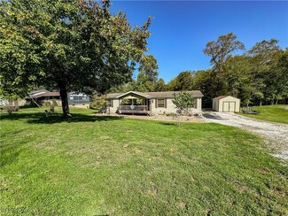 120 Woodbine Dr, Washington, WV 26181