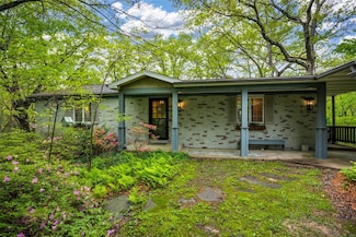 59 Whippoorwill Dr, Hillsboro, IL 62049