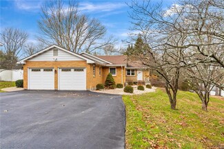 49 Club Ct, Stroudsburg, PA 18360