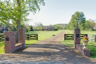 1114 Gray Fox Ln, Franklin, TN 37069