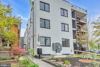 1103 Fern St NW Unit 303, Washington, DC 20012