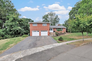 195 Whittier Rd, New Haven, CT 06515