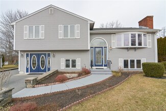 19 Andrews Ct, Bristol, RI 02809