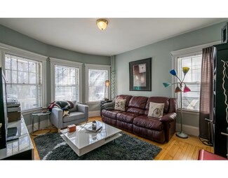 154 Lafayette St Unit 1, Salem, MA 01970