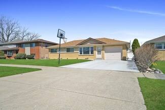 7912 W 75th St, Bridgeview, IL 60455