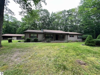 2300 Cedar Rd, Harrison, MI 48625