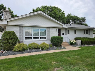 3218 Thurber Rd, Minneapolis, MN 55429