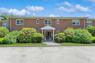 352 N State Rd Unit 2H, Briarcliff Manor, NY 10510