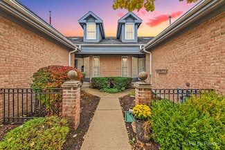 250 Lynwood Ln, Bloomingdale, IL 60108