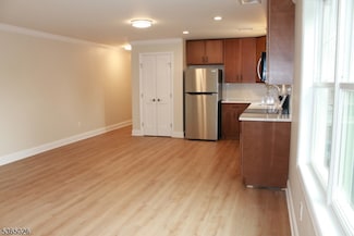 14 Burnham Rd Unit B, Morris Plains, NJ 07950