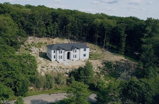 2 Quarry Mountain Ln, Montville, NJ 07045