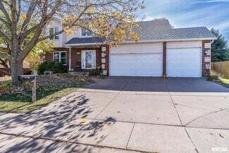 1105 W 59th St, Davenport, IA 52806