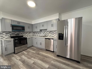 221 Cleveland St, Bristol, PA 19007