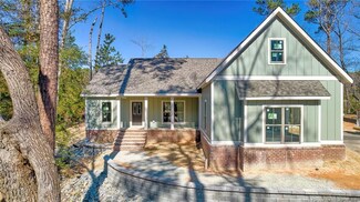 208 Lakeview Dr, Whispering Pines, NC 28327