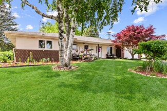 408 N Glenview Ln, Peotone, IL 60468