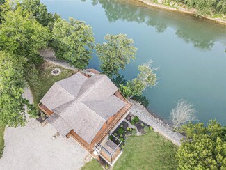 1183 Riverlawn Dr, Doniphan, MO 63935