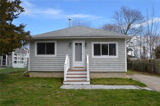 3 Coggeshall St, Warren, RI 02885