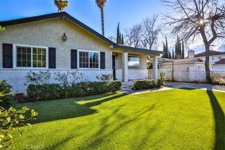 18738 Sylvan St, Tarzana, CA 91335