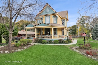 200 W Woodstock St, Crystal Lake, IL 60014