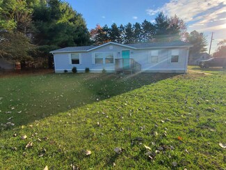 1120 N Falvey St, Winamac, IN 46996
