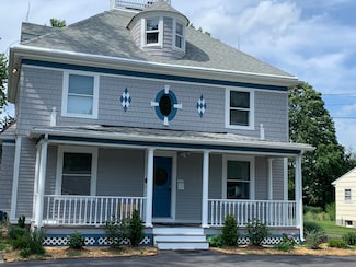 48 Pratt St, Glastonbury, CT 06033