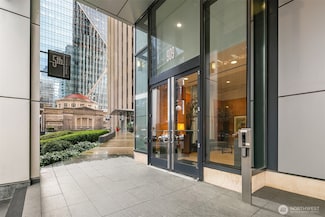 909 5th Ave Unit 402, Seattle, WA 98164