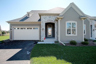 1626 Belmont Ln Unit 27, Oconomowoc, WI 53066