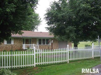 305 Winstead Rd, Cobden, IL 62920