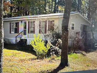 108 Lucas Pond Rd, Northwood, NH 03261