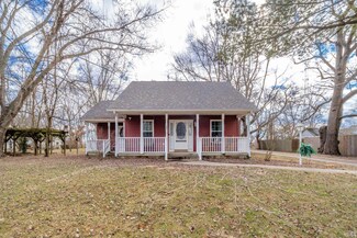 104 E Washington St, Kennard, IN 47351