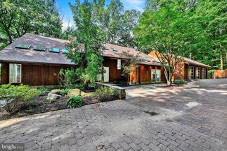 11 Green Heather Ct, Pikesville, MD 21208