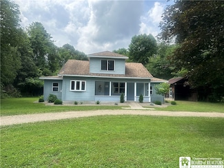 11973 Chestnut St, Perrysburg, NY 14129