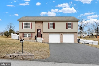 2368 Adrienne Ln, Chambersburg, PA 17202