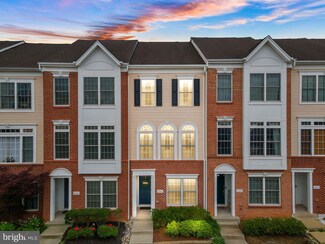42647 Homefront Terrace, Chantilly, VA 20152