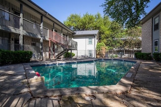 2303 E Side Dr Unit 219, Austin, TX 78704
