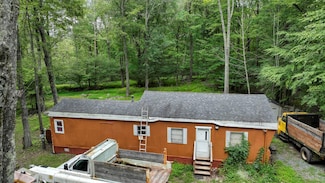 181 Oakridge Rd, Greenfield Park, NY 12435