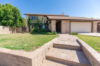 208 Riverwood Dr, Brawley, CA 92227
