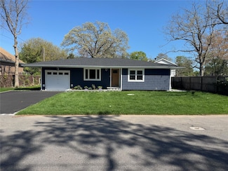 9 Henry St, Wyandanch, NY 11798
