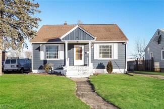 1054 Bell Ct, Elyria, OH 44035