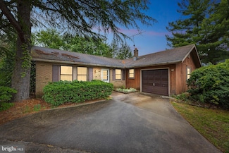 78 Abbington Ln, Sewell, NJ 08080