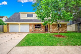 2505 Peach Ln, Pasadena, TX 77502