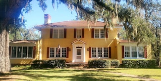 704 N Jefferson St, Perry, FL 32347