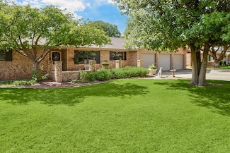 1311 Itasca St, Plainview, TX 79072