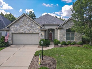 1112 Club View Dr, Dayton, OH 45458